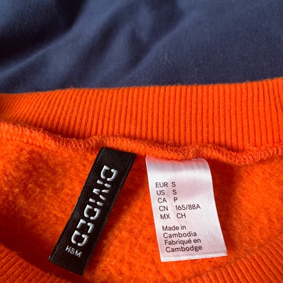 Bright orange crop top sweater - Picture 2 of 2